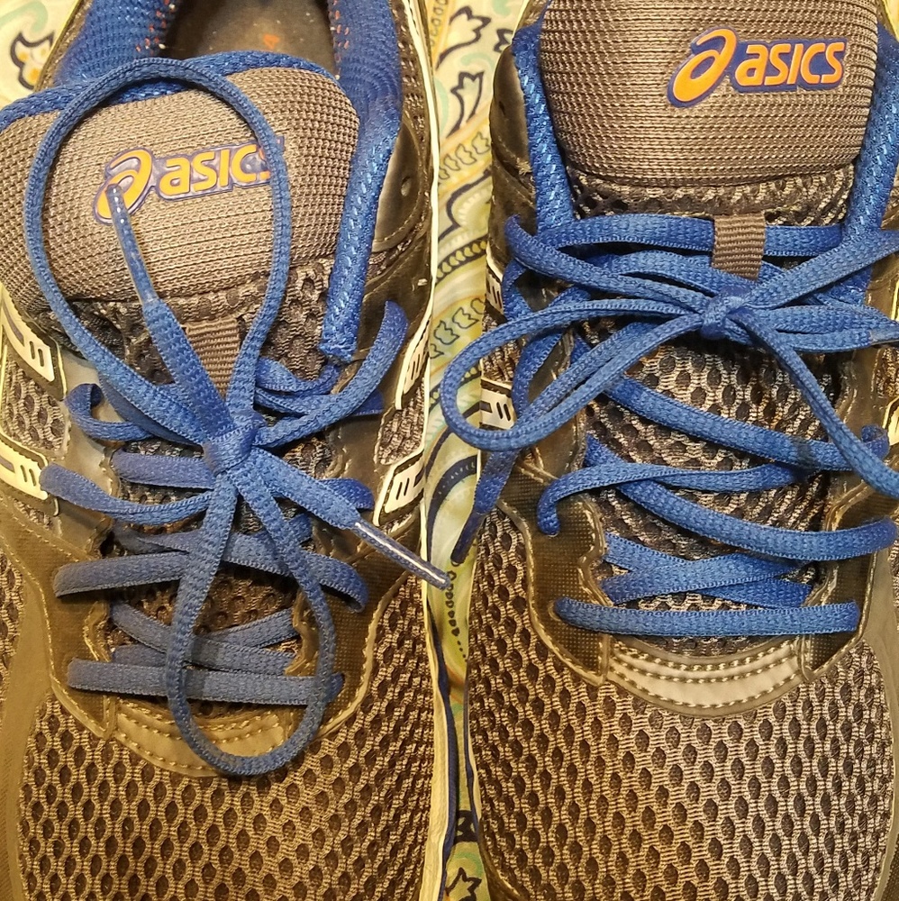 Asics  12 2E wide shoes